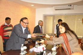 MoU-Signing-with-IGNOU